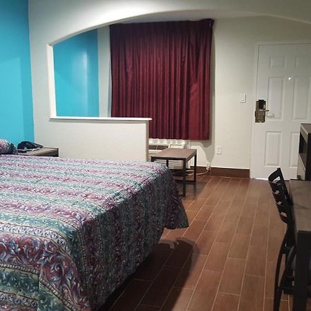Moonlight Inn & Suites Jersey Village Room photo