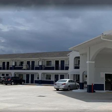 Moonlight Inn & Suites Jersey Village Exterior photo